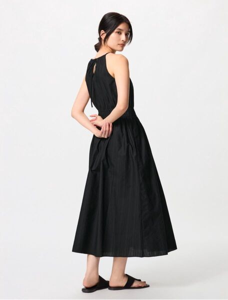 UNIQLO ホルターネックワンピース ノースリーブ