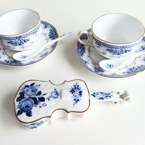 ティーカップ&ソーサー とバイオリン型陶器小物入れセット ブルーローズ