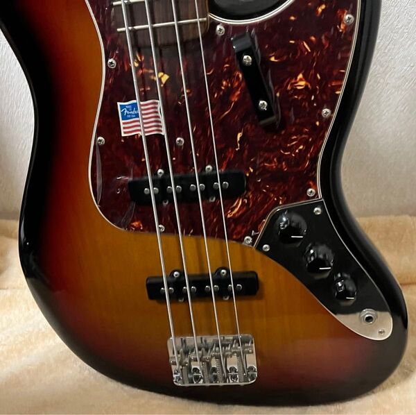 FENDER USA American Vintage '62 Jazz Bass 3-Knob 3-Tone Sunburst