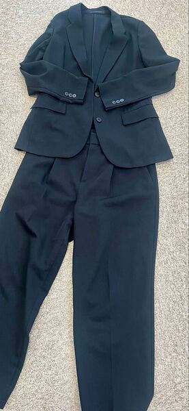 【低身長さん向け】UNIQLO ユニクロ スーツ 黒 感動シリーズ 上Sサイズ 下Mサイズ 股下60cm