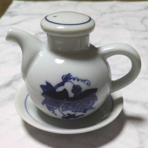 たち吉 葡萄葉絵柄醤油差し 調味料入れ 小皿 蓋付き 白磁 和食器