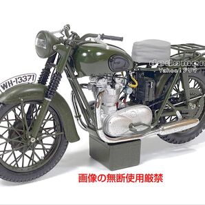コーギー 1/12 CORGIトライアンフ TR6 トロフィー 映画「大脱走」バージョン