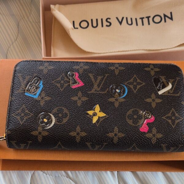 LOUIS VUITTON ルイヴィトン ジッピーウォレット M10179