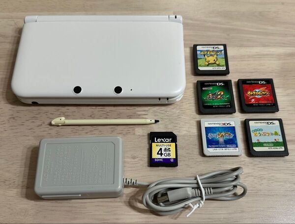 ニンテンドー 3DSLL 本体 SDカード 充電器 ソフト多数 任天堂 Nintendo 3dsll LL ホワイト