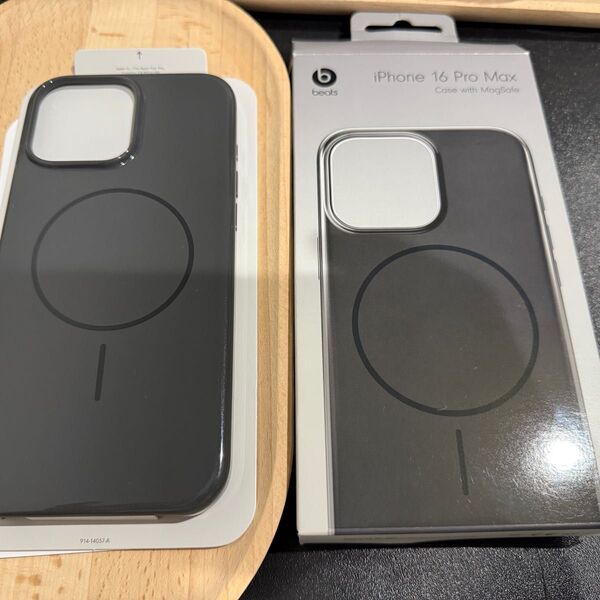 Apple Beats iPhone 16 Pro Max Case with MagSafe ブラック アップル純正