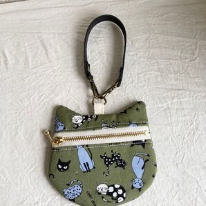 ハンドメイド ネコちゃん型ぺたんこポーチ☆おしゃれネコ・モスグリーン☆10センチファスナー ICカード入れ・キーケース