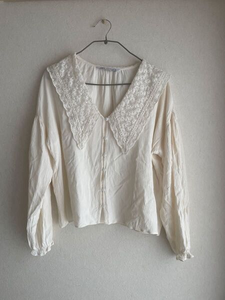 ZARA レース襟付きブラウス 春夏秋服 薄手 Mサイズ