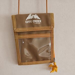 【値下げ】CITY CREEK★niko and...★ネックポーチ★パスケース★ブラウン★おまけ付き★ニコアンド★カイリュー