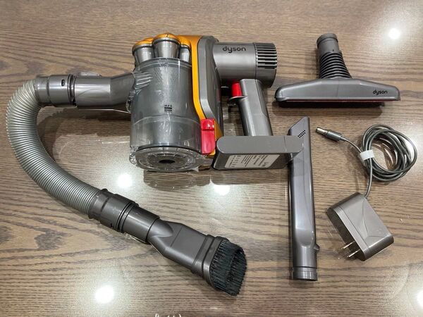 正規品 手に入らない延長ノズル付き ダイソンDC35 ハンディクリーナー 掃除機 隙間ノズル他3点セット 送料込み料金