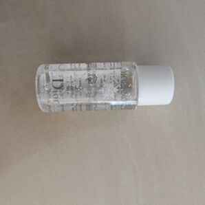 【新品】DIOR SNOW ESSENCE OF LIGHT 10ml