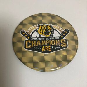 阪神タイガース 2023年 優勝記念 ホログラム缶バッジ 大サイズ 正規品 ARE