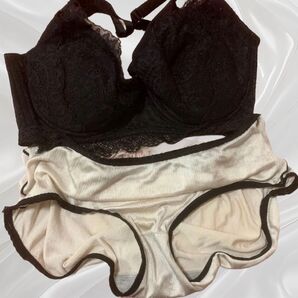 7月21日までの出品☆ブラジャー 補正下着 黒 体型補整 ブラック