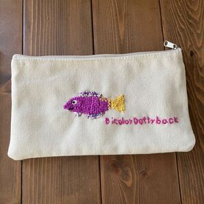 ダブルファスナーポーチ バイカラードッティバック刺繍