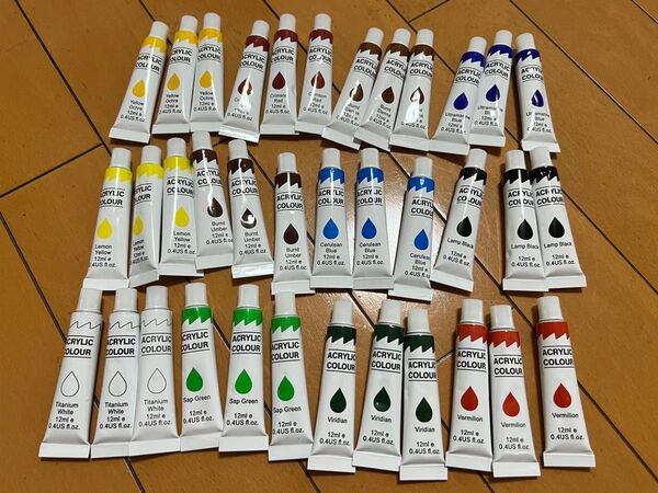 新品・箱なし フライングタイガー アクリル絵の具 12ml 36本