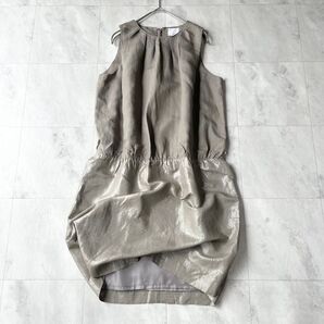 BEARDSLEY リネン膝丈ワンピース 光沢 ノースリーブ タック