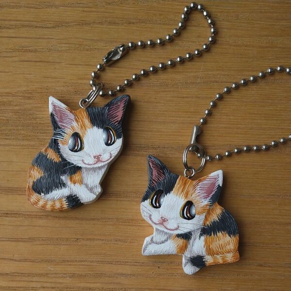 猫No46・小キーホルダー2個セット バッグチャーム ハンドメイド雑貨 猫雑貨 アクセサリー 三毛猫