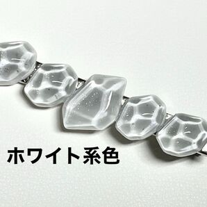 水面ヘアクリップ ホワイト系 ハンドメイド ヘアアクセサリー レジン