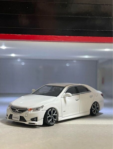 素人改造 1/64スケール GCD製 トヨタ マークX 白