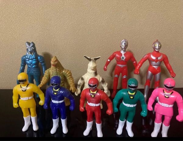 ウルトラマン 80年代食玩ソフビ 激走戦隊カーレンジャー食玩ソフビ バルタン星人 レッドキング エレキング バンダイ