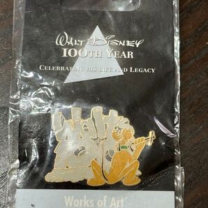 ディズニー100周年記念ピンバッジ プルート