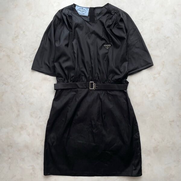 【美品】PRADA プラダ タイトミニワンピース トライアングル 三角ロゴ ナイロン調 シルク 半袖 Y2K ブラック 36 S