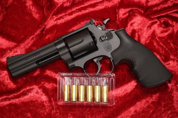 あぶない刑事 タカ仕様 メタルカートリッジ クラウンモデル S&W M586 4インチ エアリボルバー 18歳以上 薬莢型カート