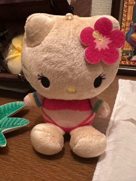 日焼けキティ ハローキティ XOXO Kitty ぬいぐるみ マスコット キーホルダー ハワイ