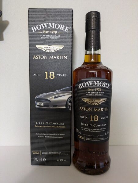 ボウモア18年 アストン マーチン ディープ&コンプレックス アイラ シングルモルト 箱付 700mI 43% BOWMORE