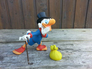 Disney　ディズニー　ミッキーマウス　ドナルド　スクルージ　限定　レア　入手困難 フィギュア　　人形