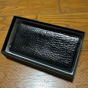 【値下げ中】【美品】BREE 牛革レザー エナメル 黒 長財布
