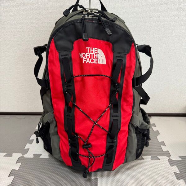 THE NORTH FACE ノースフェイス バックパック リュックサック QUASAR アウトドア 登山 レッド グレー