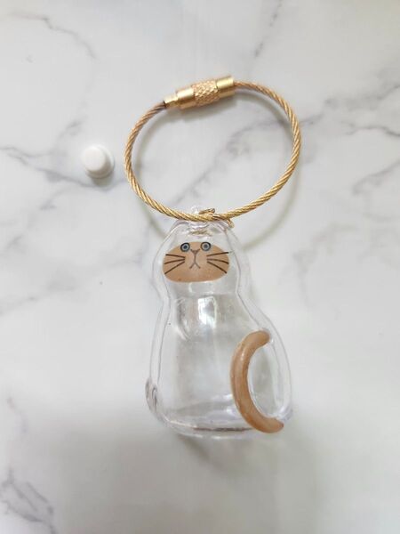 【即日発送】【シャム猫】うちの子のけだまだま 海外品ガチャ 猫 キーホルダー クリア