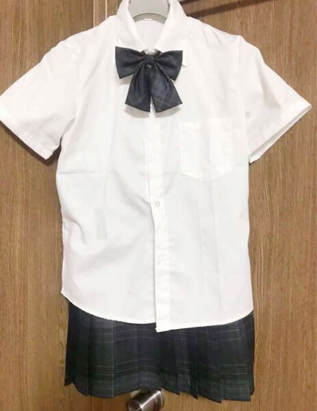 制服 3点セット プリーツスカート 半袖Yシャツ リボン 女子高生 J K コスプレ ミニスカート 入学式 卒業式 ハロウィン
