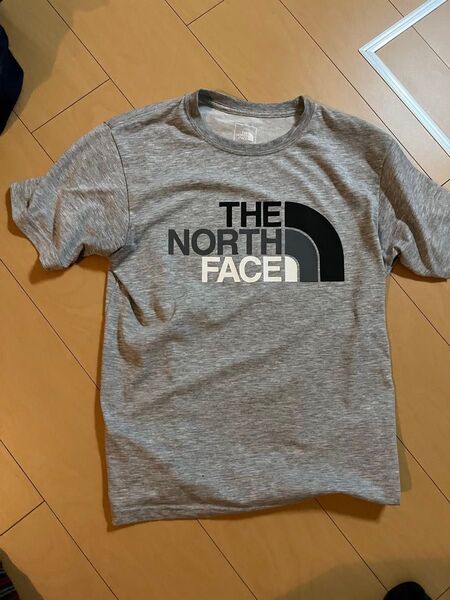 ノースフェイスTシャツ