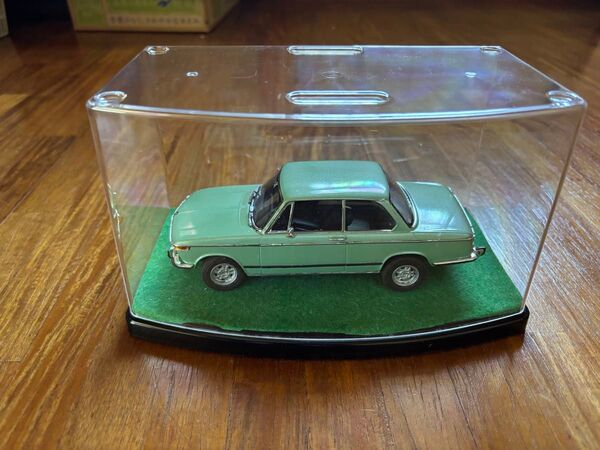 プラモデル 完成品 ハセガワ 1/24 BMW 2002tii ダイソーケース付き