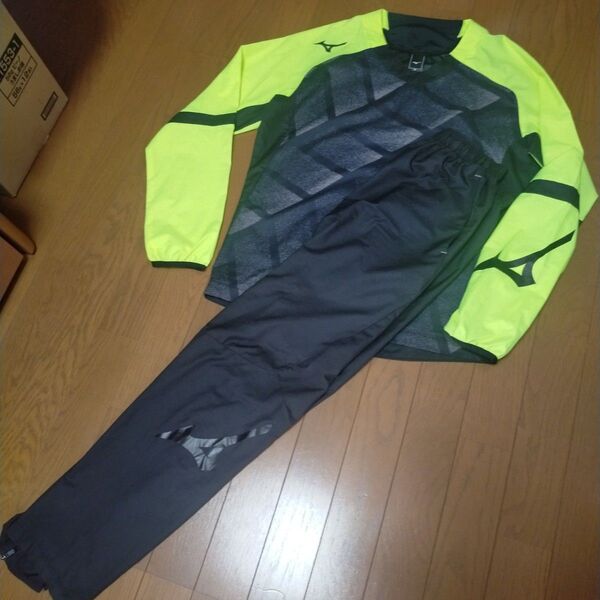程度抜群 Mizuno 薄手 超軽量 ピステ 上下セットアップ サラサラ