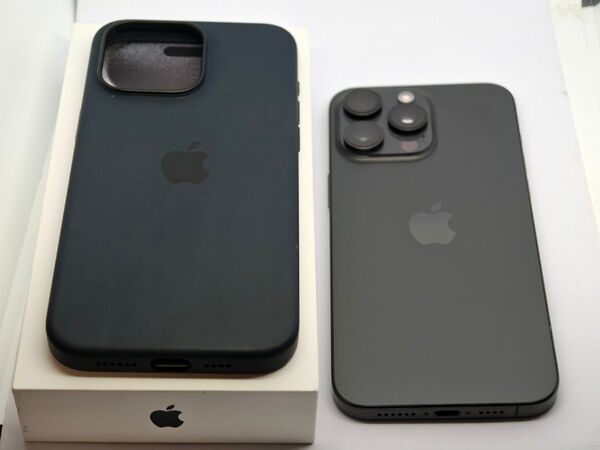Apple iPhone 15 Pro Max 256GB Simフリー 本体