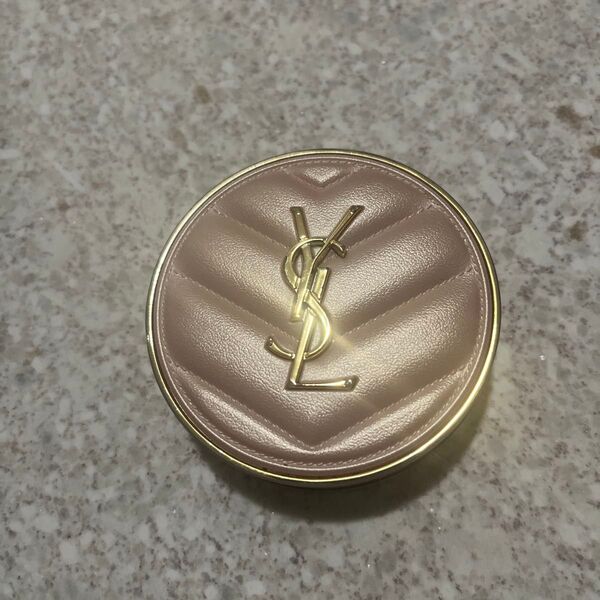YSL サンローラン イヴ ラディアント タッチ