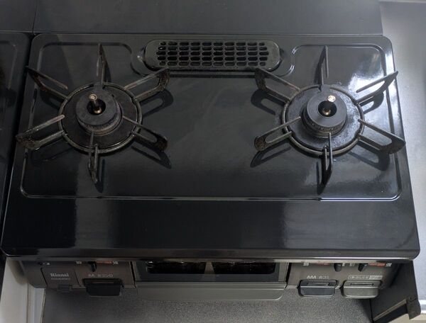 Rinnai リンナイ KGM64BK2R-LP ブラック ガスコンロ プロパンガス用 2口 右強火力 コンロ奥カバー ラック