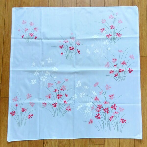 花柄風呂敷 青地 赤とピンクと白の花柄