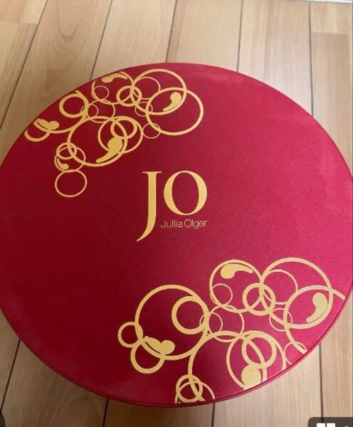 美品 ジュリア・オージェウィッグ Julia Olgger ブラック ウイッグ 丸箱 ウイッグスタンド