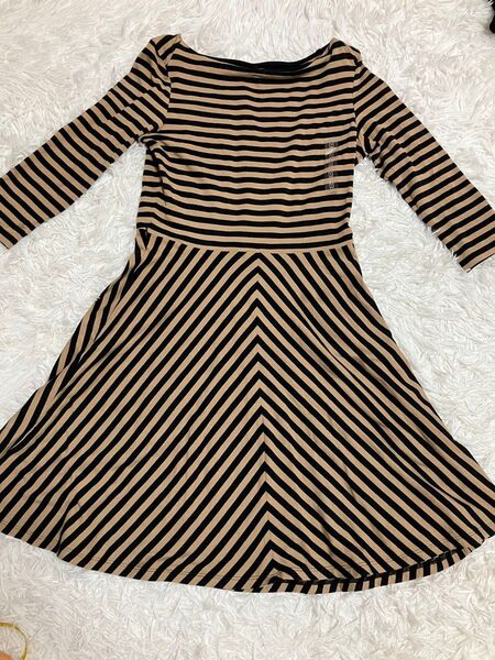 新品 UNIQLO ユニクロ Mサイズ ストライプ ボーダー ワンピース