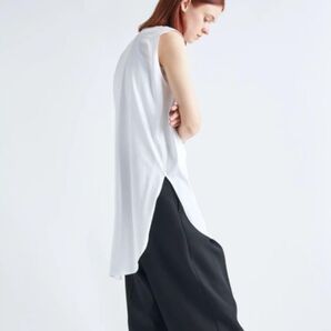 日本製☆ATONエイトン☆ラウンドヘムノースリーブTシャツ☆オンワード☆ホワイト