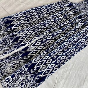 【新品未使用】タイ製 レーヨン100% ワイドパンツ(ネイビー×ホワイト)