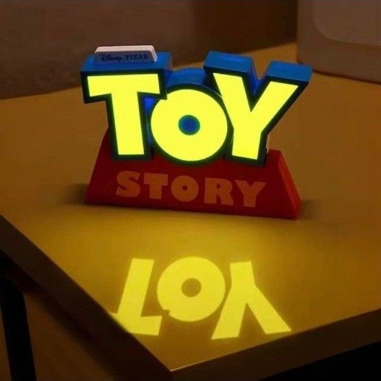【日本未発売】トイストーリー タイトルロゴライト インテリアライト ナイトライト