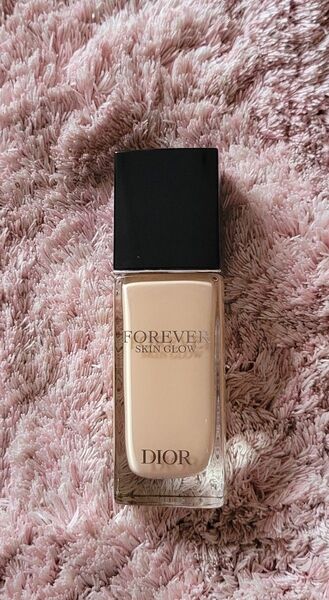 Dior ディオールスキン フォーエヴァー フルイドグロウファンデーション