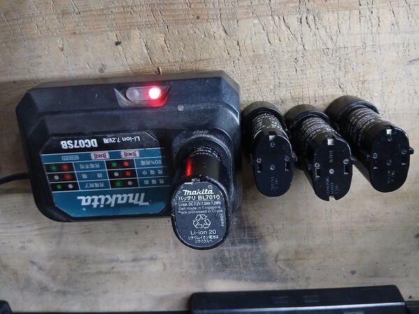 0た マキタ電動工具10、8vバッテリー