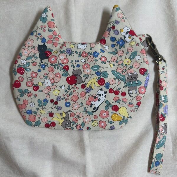 【ハンドメイド】猫柄猫型ミニポーチ