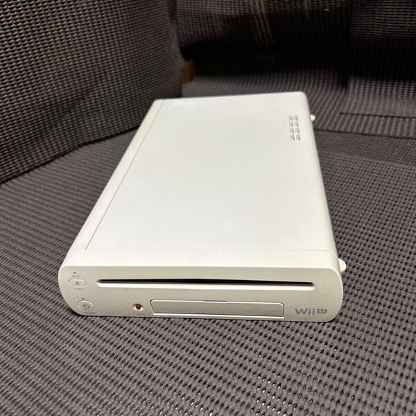 Wii U 8GB 本体 F257 1点の出品