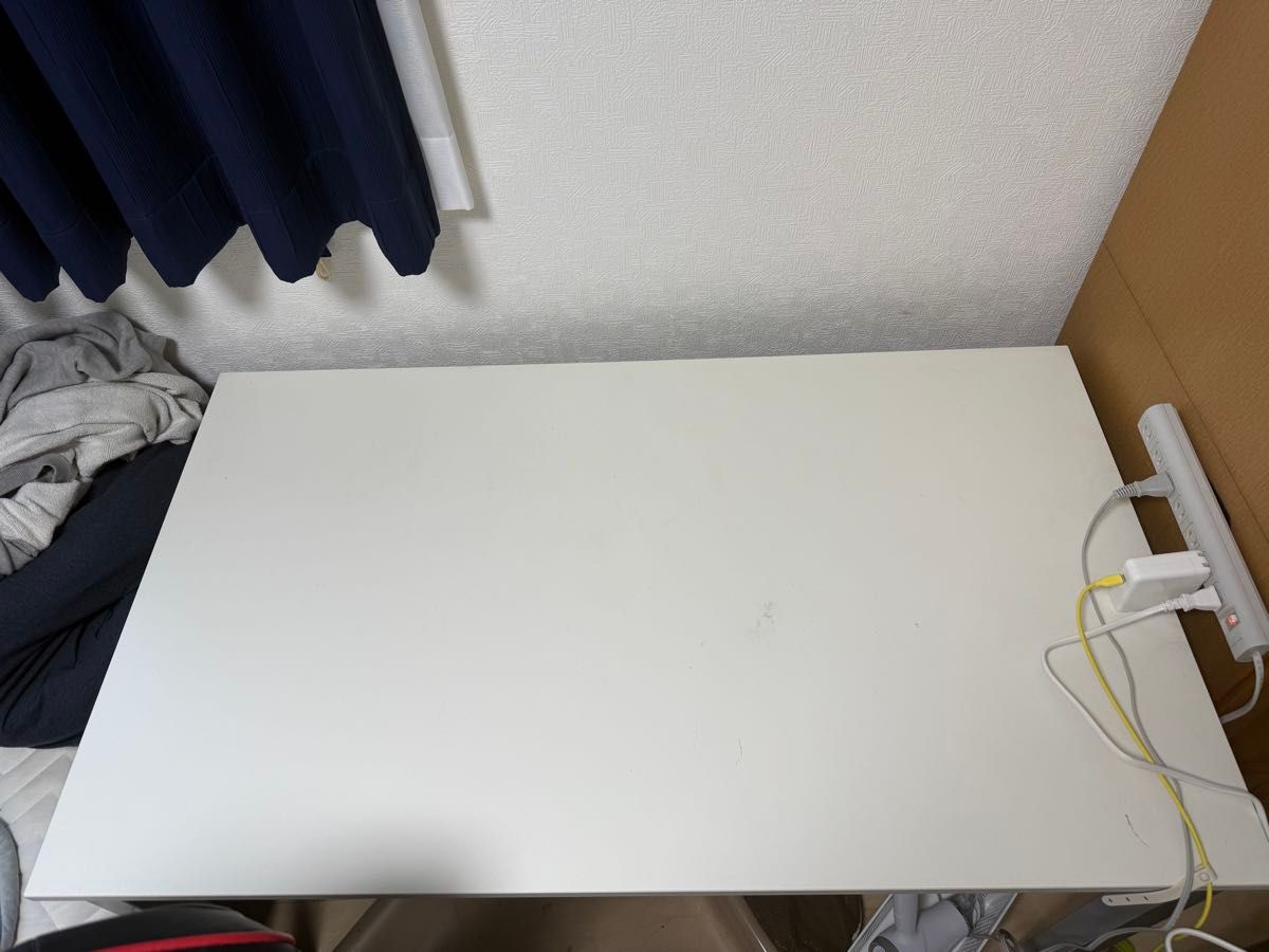 ホワイトデスク